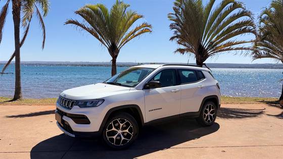 JEEP COMPASS 1.3 T270 TURBO FLEX LONGITUDE AT6 JEEP COMPASS 1.3 T270 TURBO FLEX LONGITUDE AT6